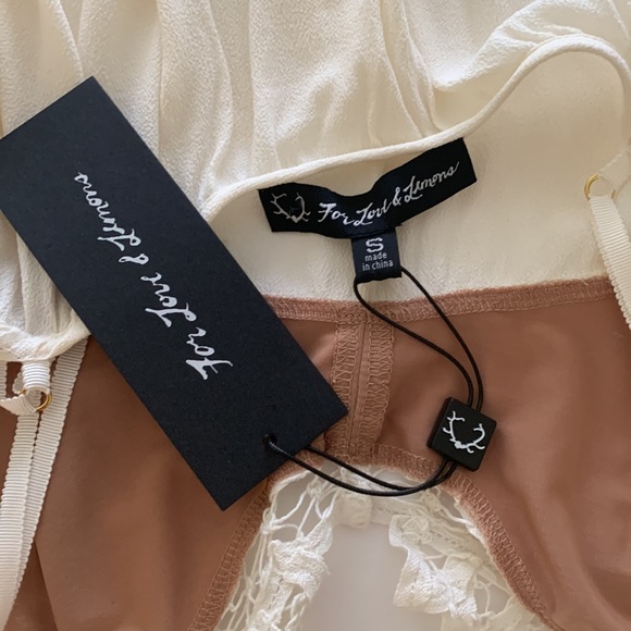 For love and lemons ๐ cream top in size small - Picture 4 of 4